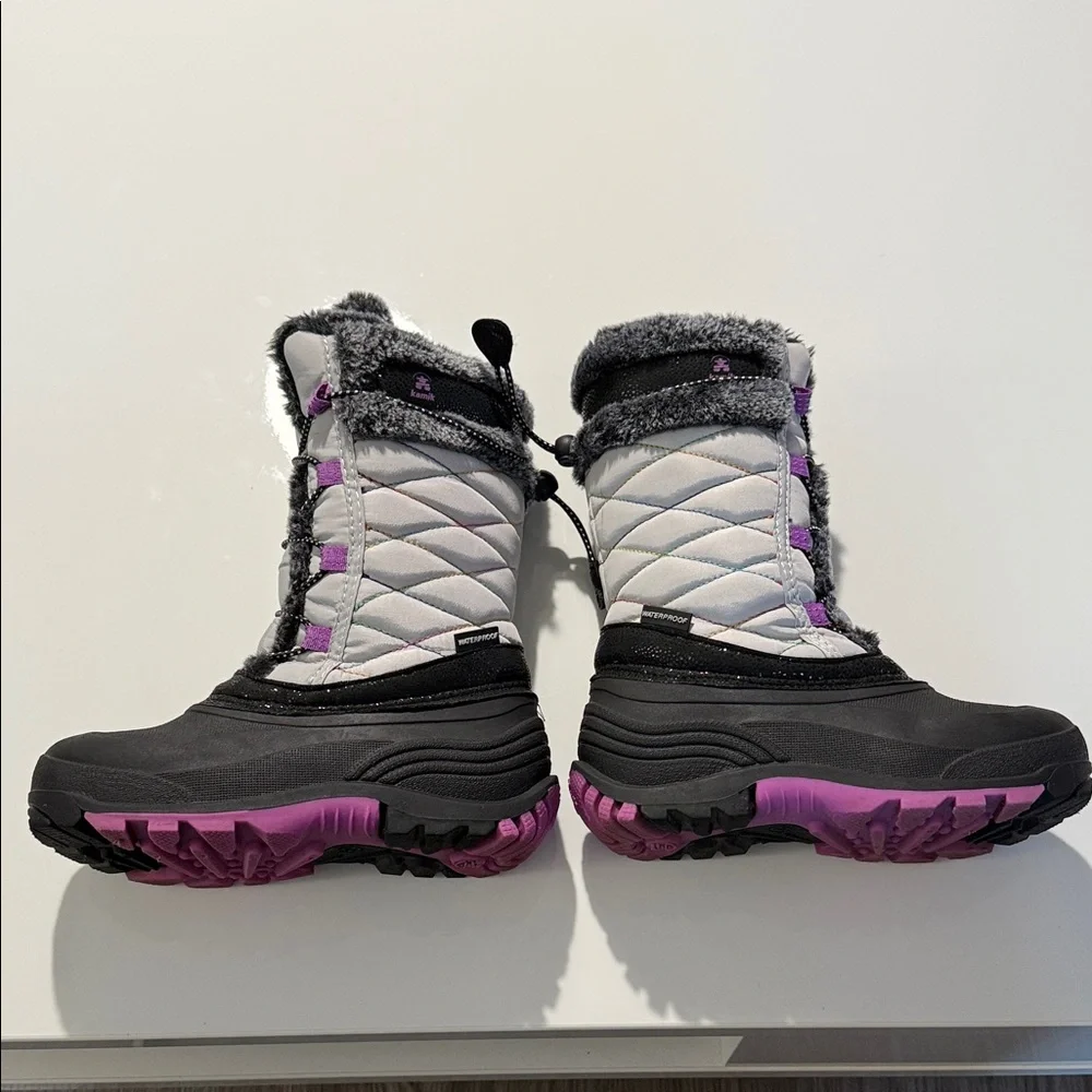 Kamik Gray and Black Girls Winter Boots with Purple Accents Size 2